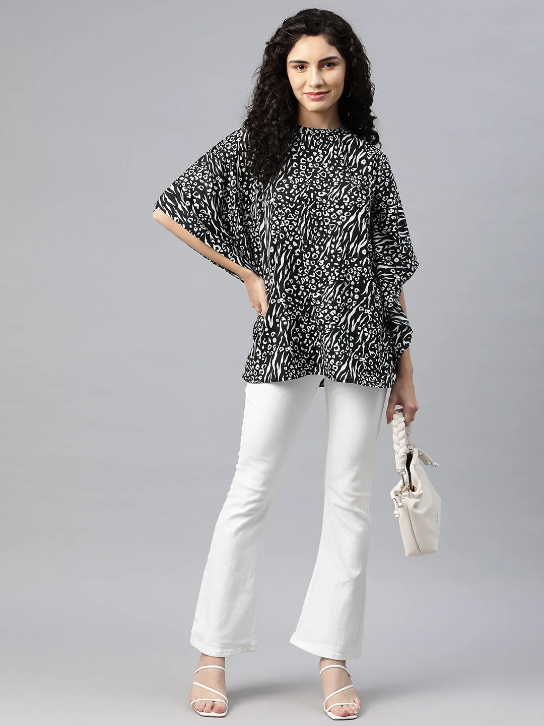 Cottinfab Women Abstract Printed Kimono Sleeve Kaftan
