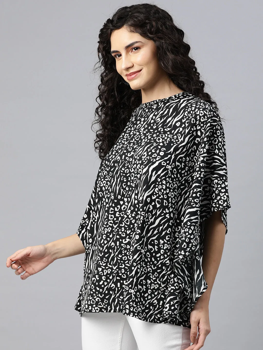 Cottinfab Women Abstract Printed Kimono Sleeve Kaftan