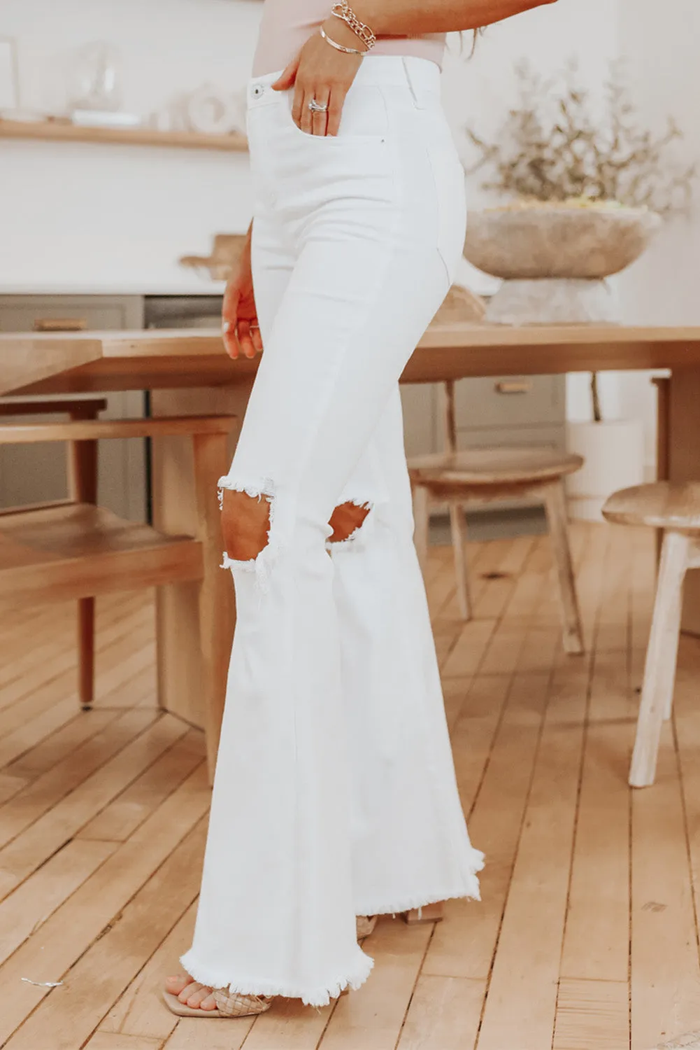 Distressed Hollow-out Knee Frayed Flare Jeans