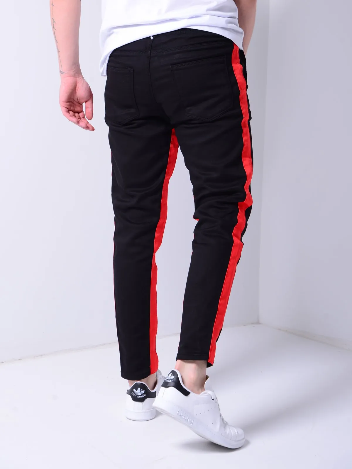 Jogger Jeans Red Side Stripes - Black