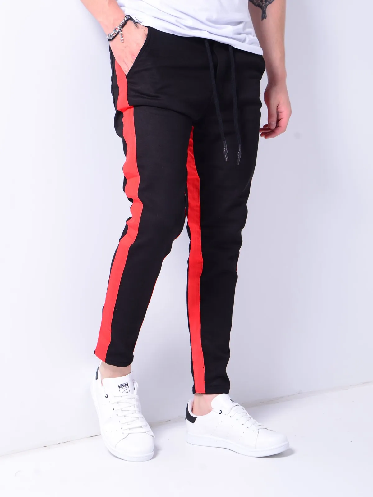 Jogger Jeans Red Side Stripes - Black