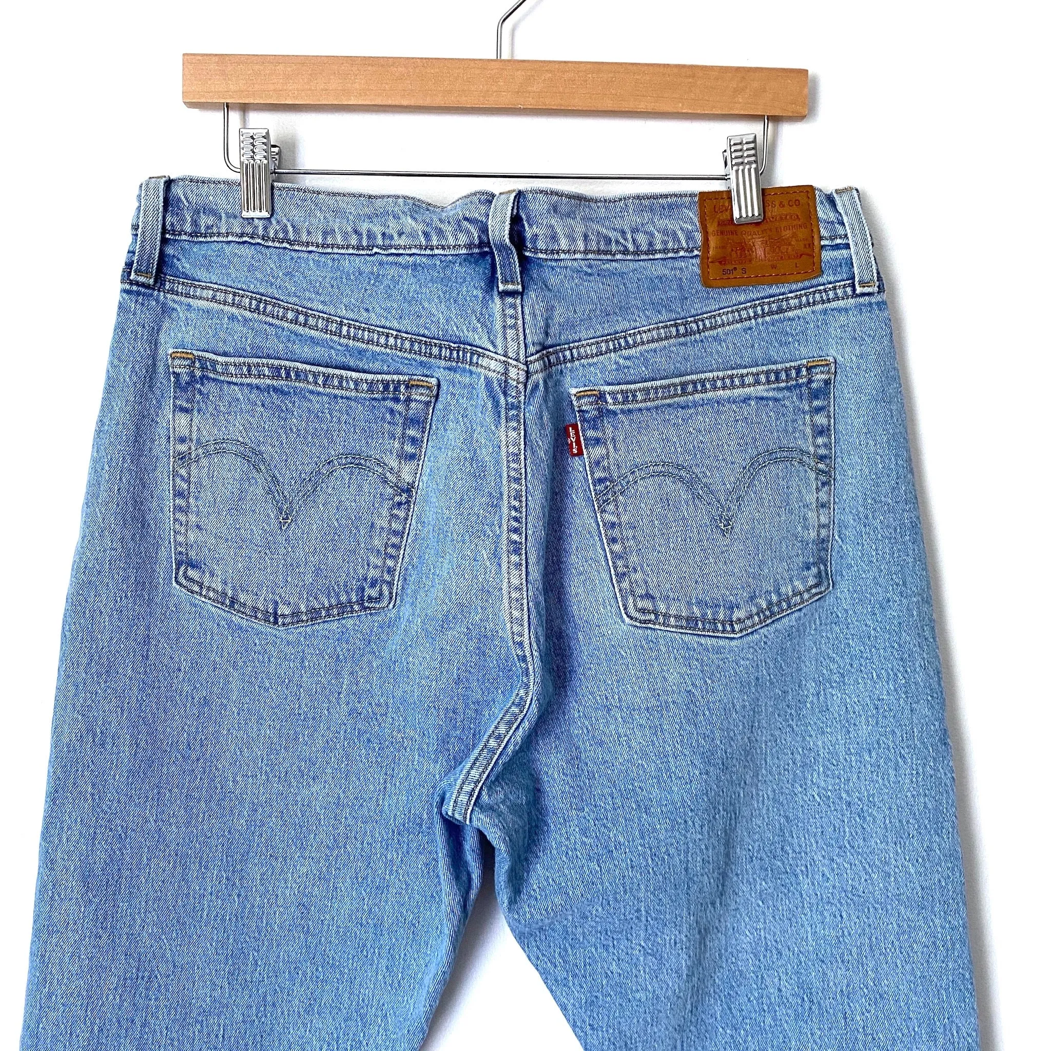 Levi 501 Light Wash Hidden Button Up Skinny Jeans- Size 33 (Inseam 27.5")
