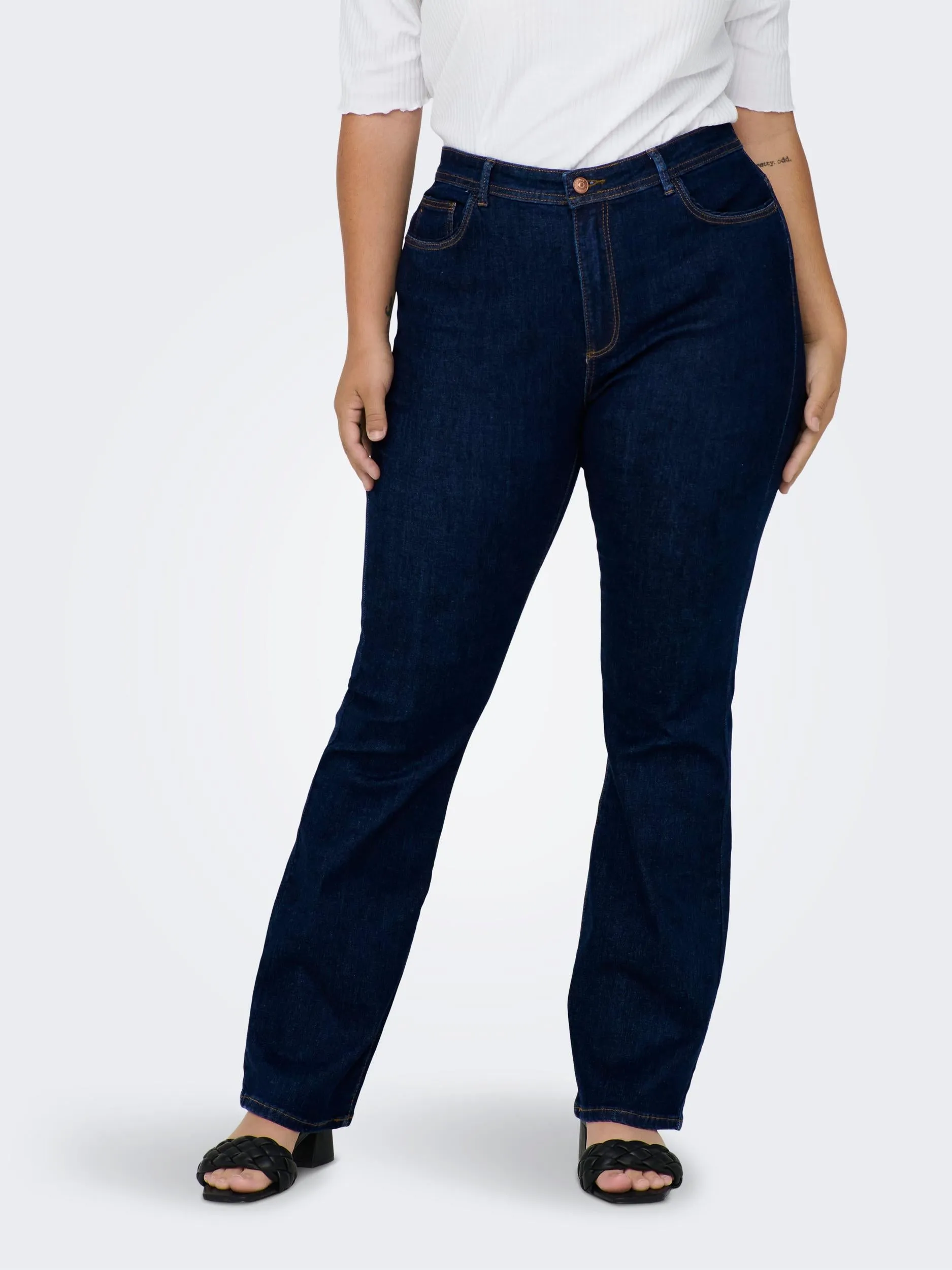 Only Carmakoma Sally Flared Jeans