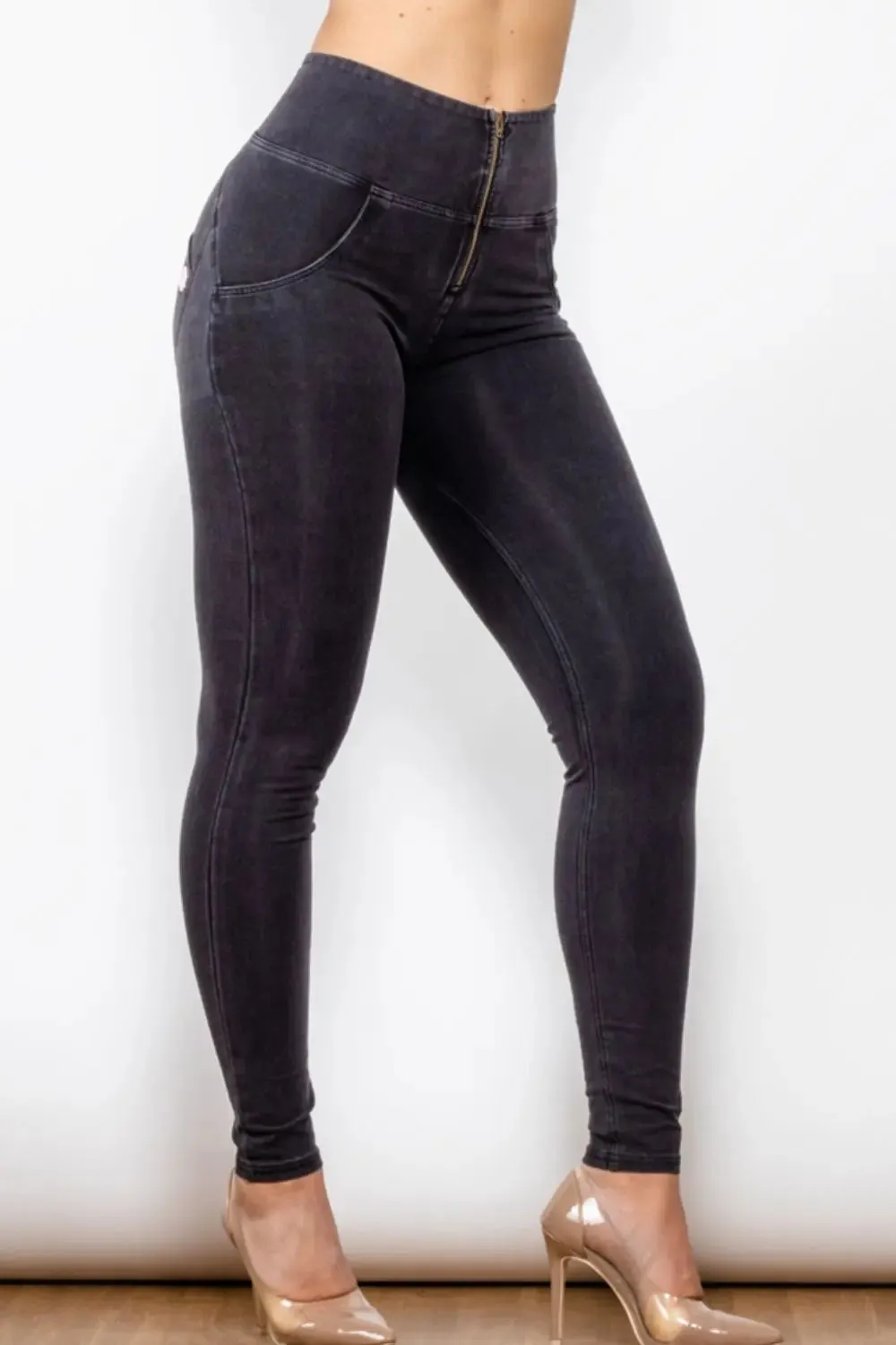 Zip Closure Skinny Jeans